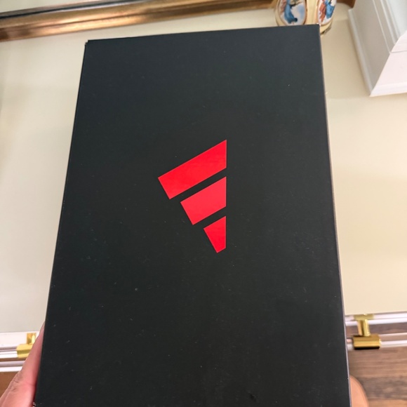 New in box D.O.N. Issue 6 Basketball Shoes - Picture 5 of 5